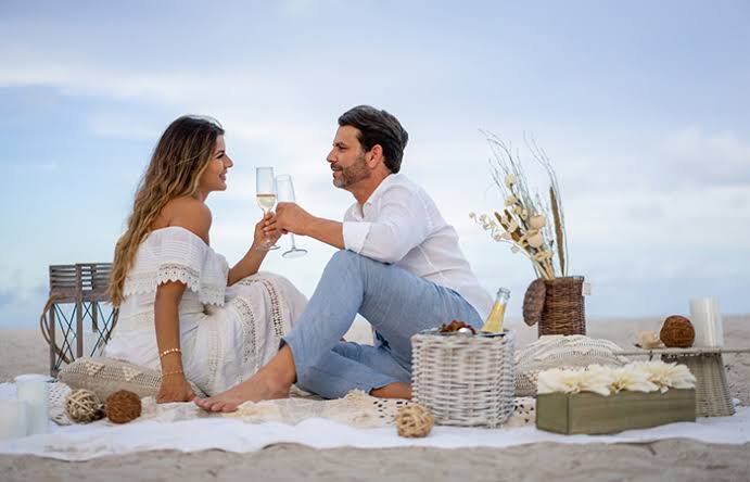 12 Ways To Enjoy The Romantic Journey With Your Spouse