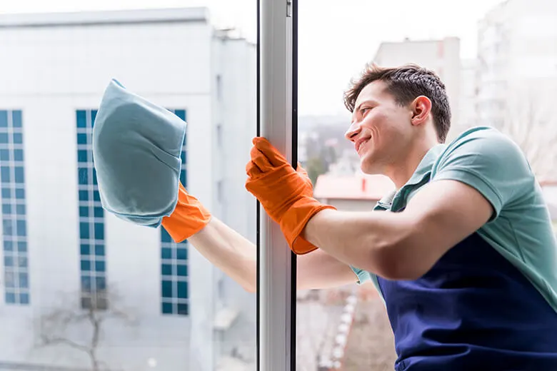 The Advantages of Using Professional Window Cleaning Solutions for Your Business