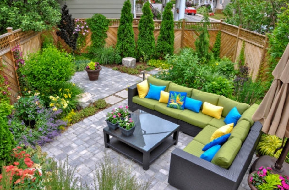 How to Increase the Curb Appeal of Your Home Using The Right Paver Designs?